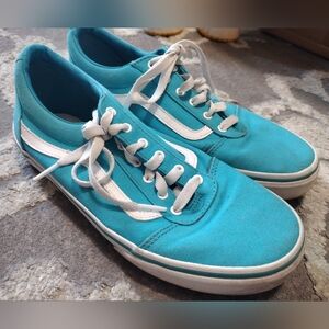 Vans turquoise lace up sneaker